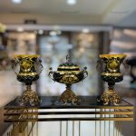 ست گلدان و شکلات‌خوری سرمه‌ای طلاکوب گلدوی تراش‌دار با کریستال تراش‌دار و طلاکاری ۱۲ عیار