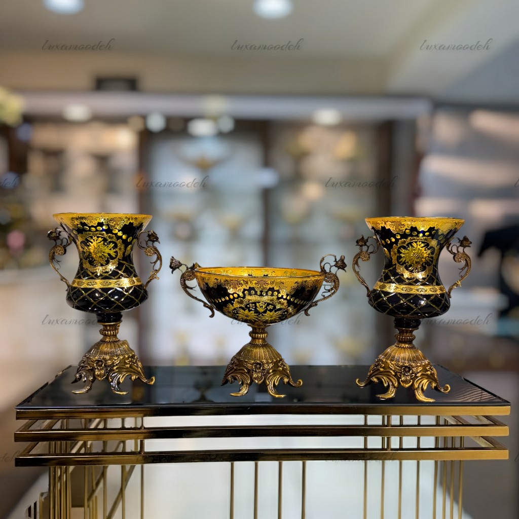 ست گلدان و آجیل‌خوری سرمه‌ای طلاکوب گلدوی تراش‌دار با کریستال تراش‌دار و طلاکاری ۱۲ عیار