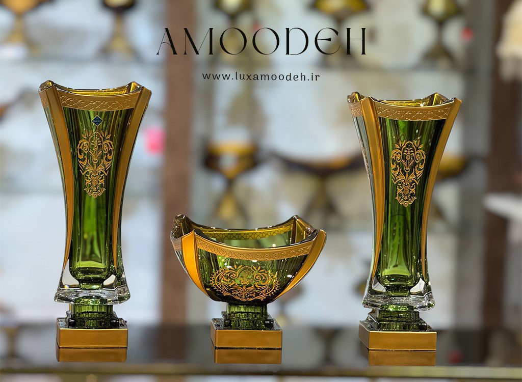 Three-pieces-of-crystal-tablet-slider-1